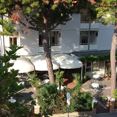 Fior Di Pino 3* 피나렐라