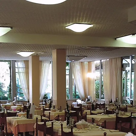 Fior Di Pino 3* Пинарелла