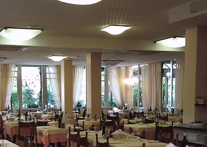 Fior Di Pino 3* Pinarella